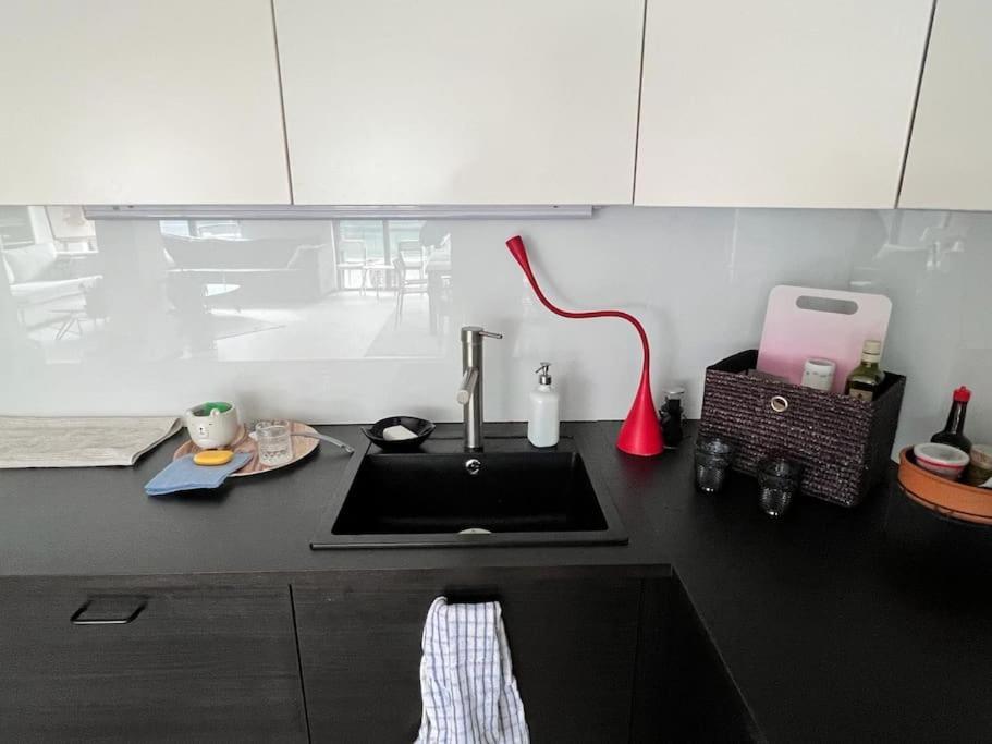 Kazanlak Large Guest House Apartment Near The Center With Full Kitchen & Dining Room, King Beds, Garden Patio, Free Parking & Self Check-In Bagian luar foto