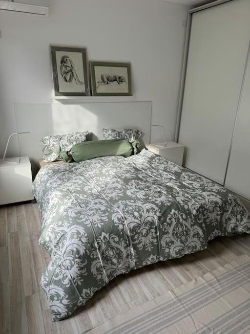 Kazanlak Large Guest House Apartment Near The Center With Full Kitchen & Dining Room, King Beds, Garden Patio, Free Parking & Self Check-In Bagian luar foto