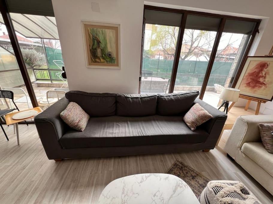 Kazanlak Large Guest House Apartment Near The Center With Full Kitchen & Dining Room, King Beds, Garden Patio, Free Parking & Self Check-In Bagian luar foto