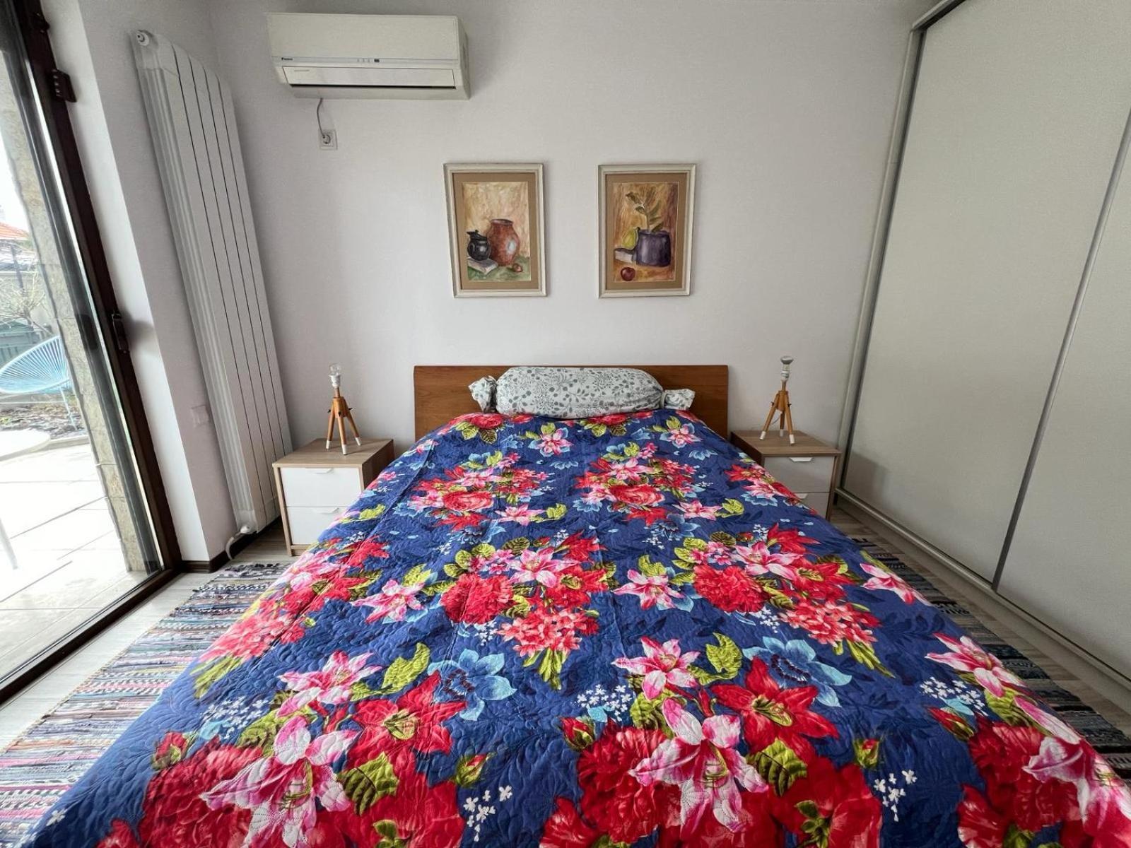 Kazanlak Large Guest House Apartment Near The Center With Full Kitchen & Dining Room, King Beds, Garden Patio, Free Parking & Self Check-In Bagian luar foto